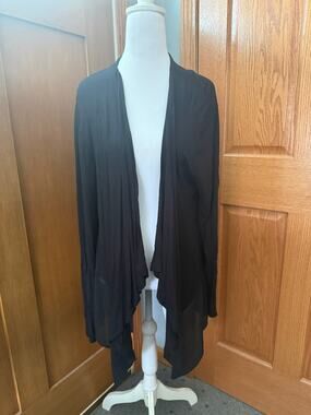 August Moon Light Weight Black Cardigan Size Large